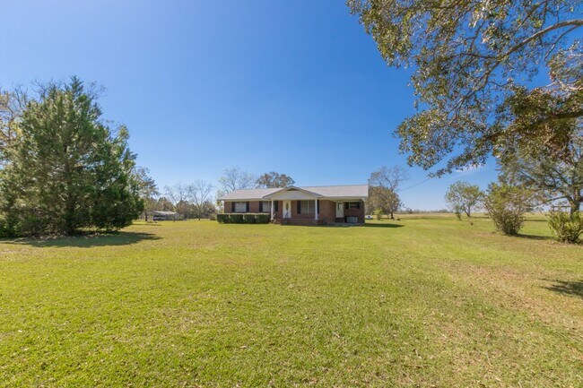 Foto del edificio - 15201 County Rd 71 S