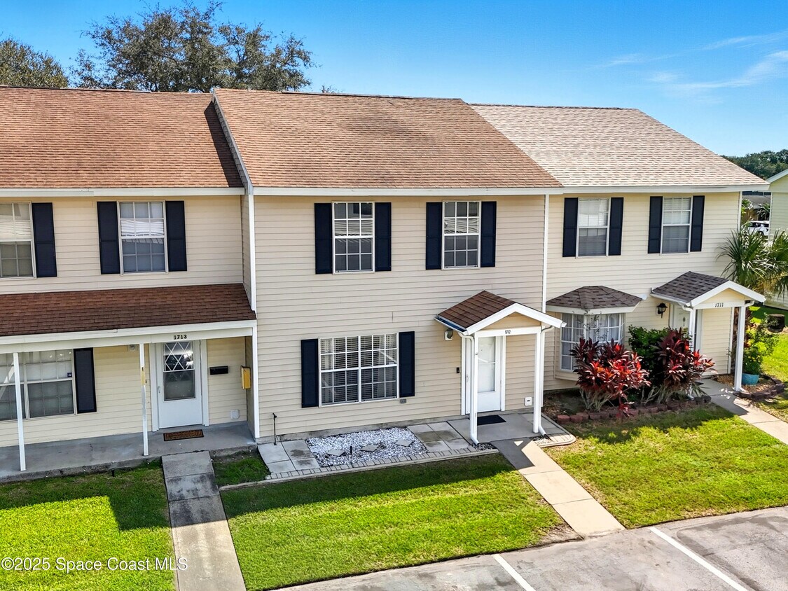 Primary Photo - 1712 Manor Dr NE
