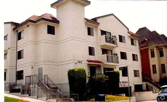 Building Photo - 140 N Commonwealth Ave