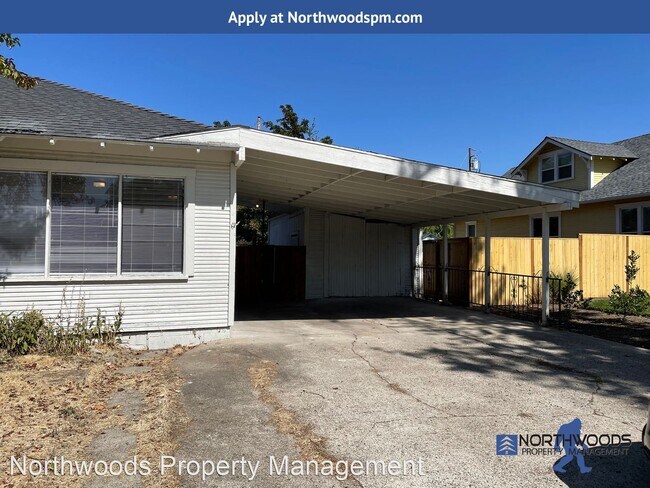 Foto del edificio - 2 br, 2 bath House - 204 Crater Lake Ave