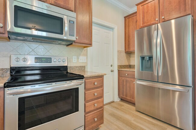 Foto del edificio - 107 McKinnon Pl