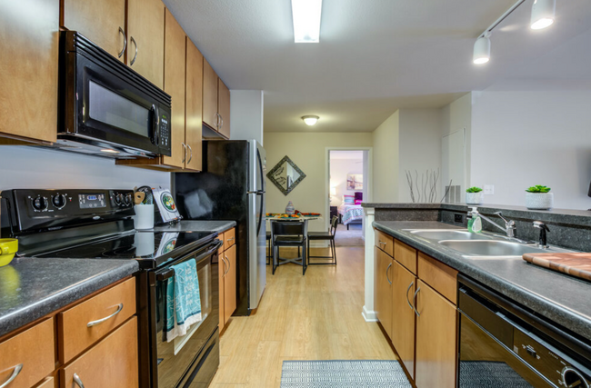 Building Photo - Room in Apartment on Education Way