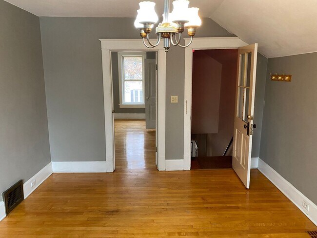 Building Photo - 717 Jackson St