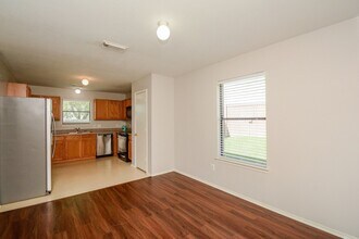 Building Photo - 6835 Lower Arrow Dr
