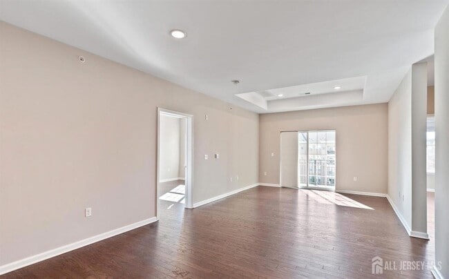 Building Photo - 944 Halifax Pl