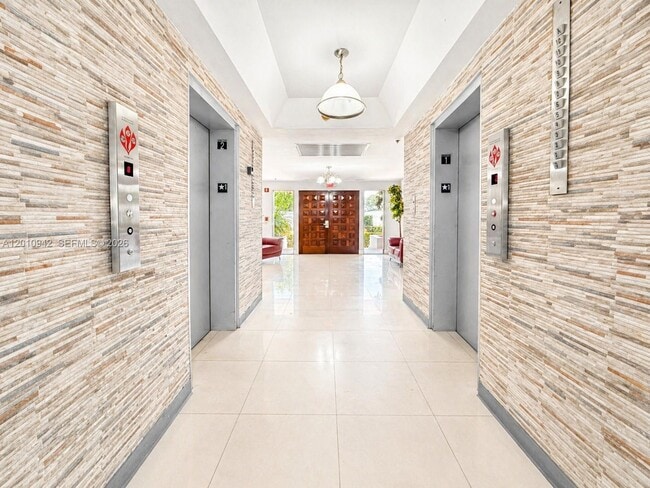 Foto del edificio - 1825 W 44th Pl