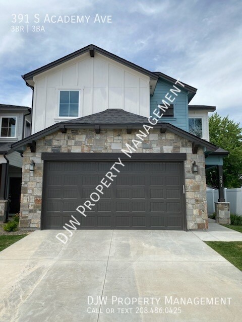Primary Photo - Welcome Home To This Fantastic Eagle Home!