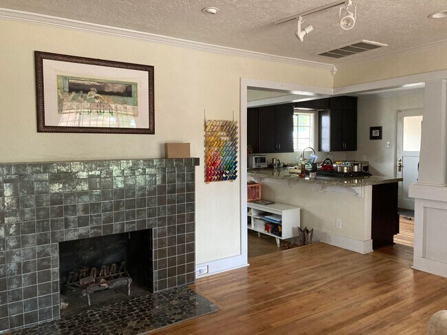 Foto del edificio - 387 Tyler Rd NW