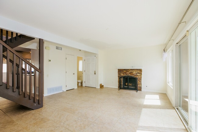 Building Photo - 4454 Anne Sladon St