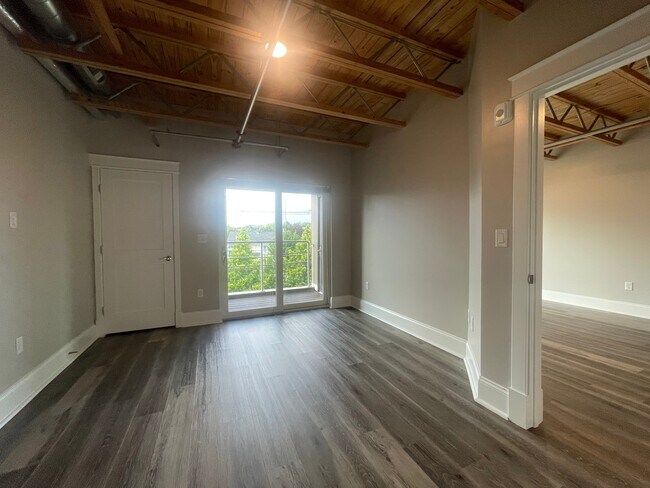 Foto del edificio - 330-350 Pleasant St. Unit 318