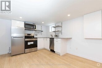 Building Photo - 1370 Woodbine Ave