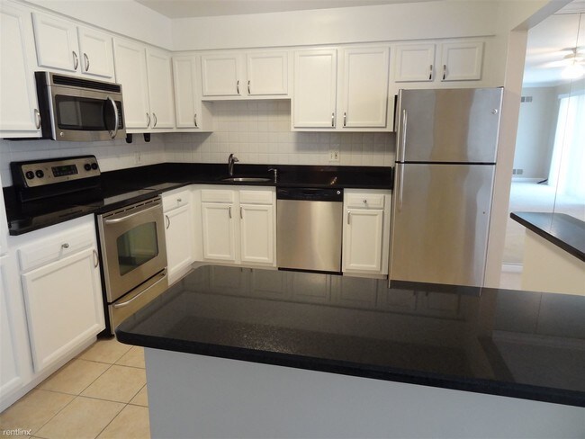 Building Photo - 3 br, 2 bath Condo - 6157 Orchard Lake Rd ...