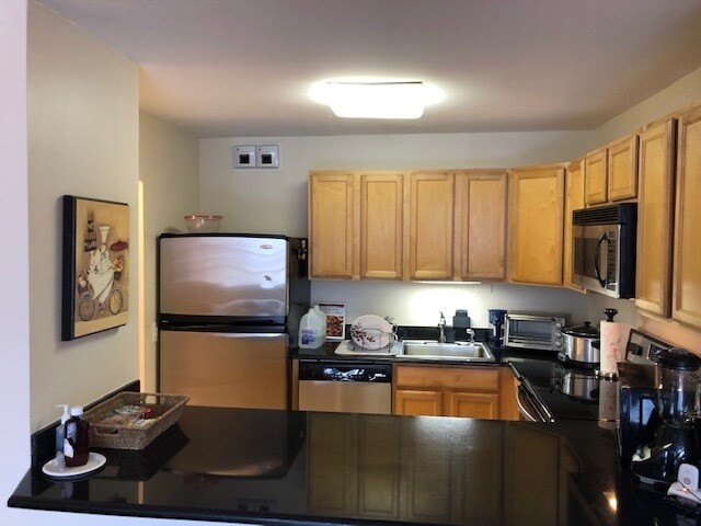 Foto del edificio - 525 W Hawthorne Pl