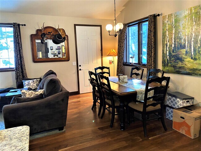 Foto del edificio - 1291 Sugarbush Dr