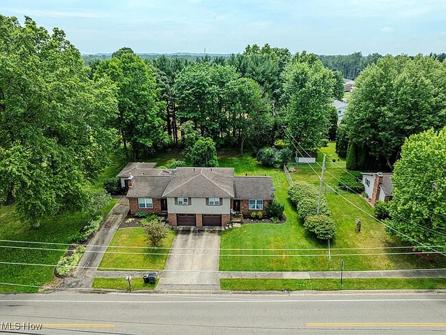 Building Photo - 824 Reno Dr