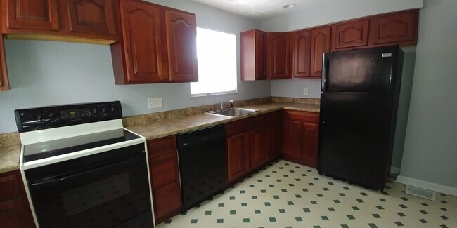 Foto del edificio - Nicely Finished 3 Bedroom 1 Bath in Colerain