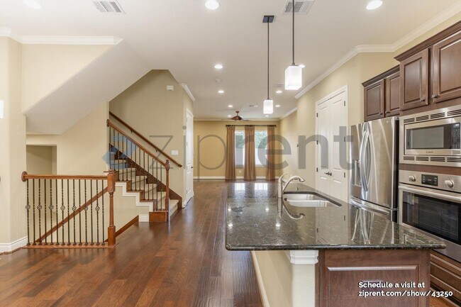 Foto del edificio - 1025 Highknoll Ln