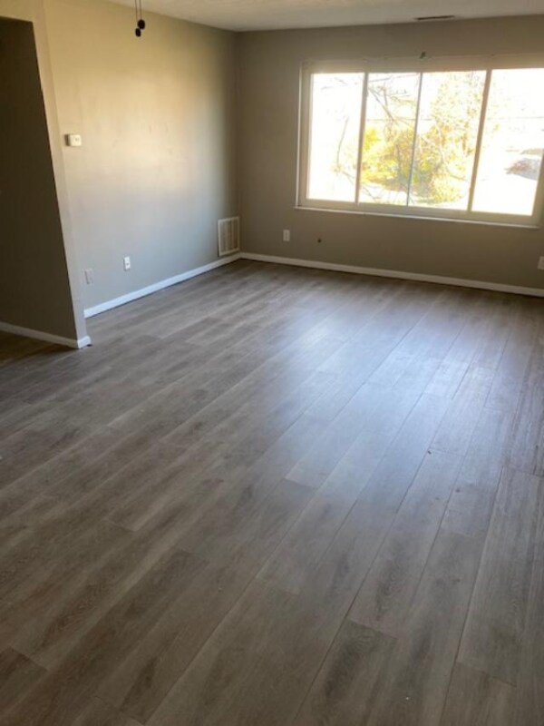 Foto del edificio - 7809 Dawn Rd