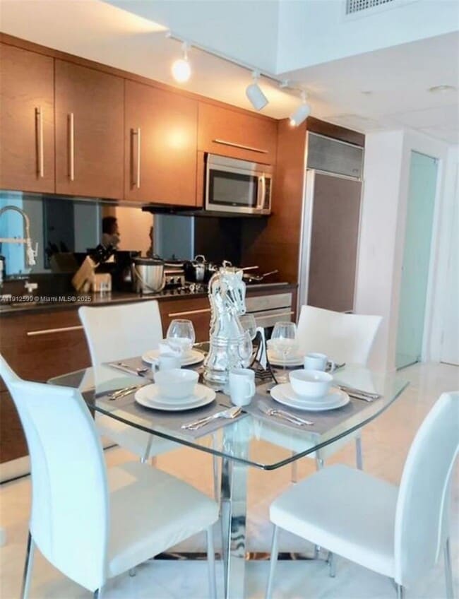 Foto del edificio - 475 Brickell Ave