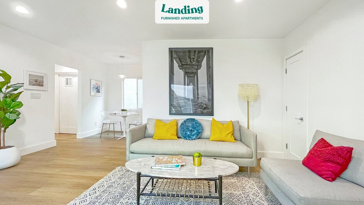 Foto principal - 1747 N Kingsley Dr