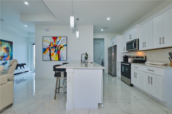 Foto del edificio - 330 El Dorado Blvd N