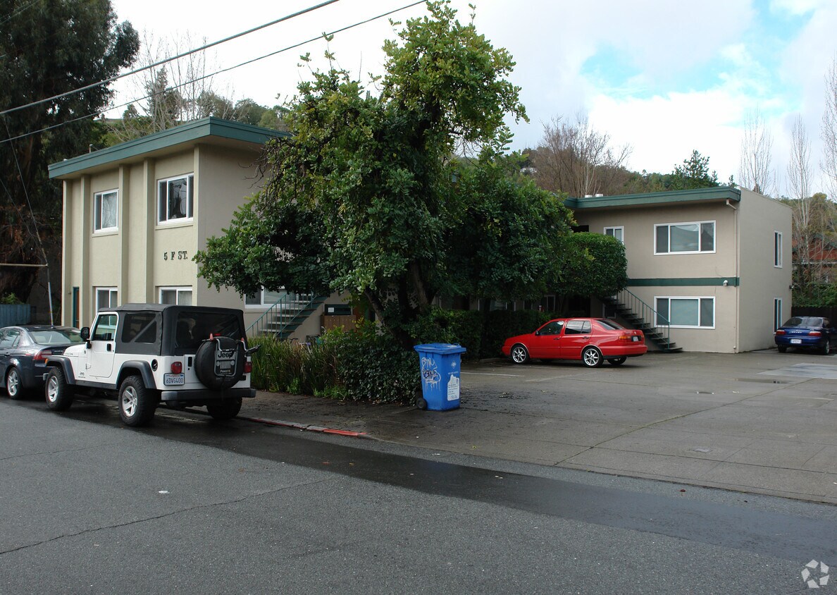Primary Photo - 5 F St
