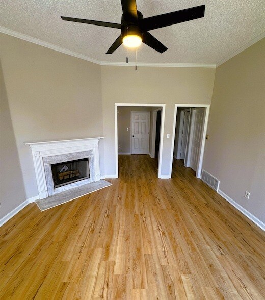 Foto del edificio - 2250 Lake Hill Ct