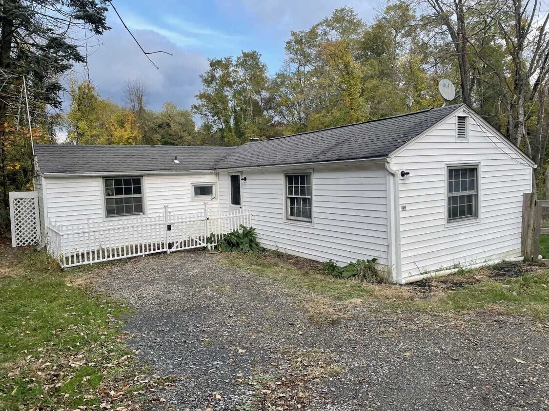 Primary Photo - 355 W Kerley Corners Rd