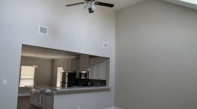 Foto del edificio - 122 Waverly Dr
