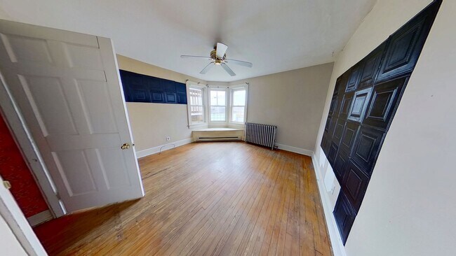 Foto del edificio - Spacious 2-Bedroom First Floor Apartment