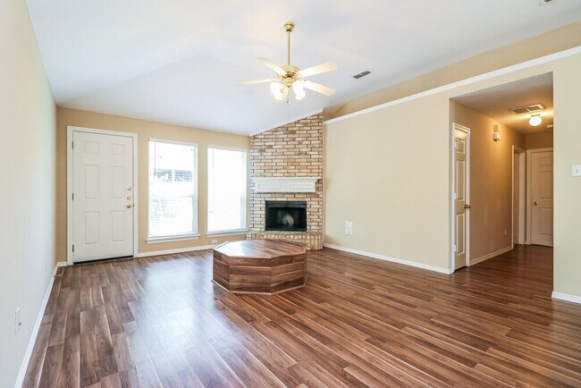 Foto del edificio - 7732 Stonebank Ct