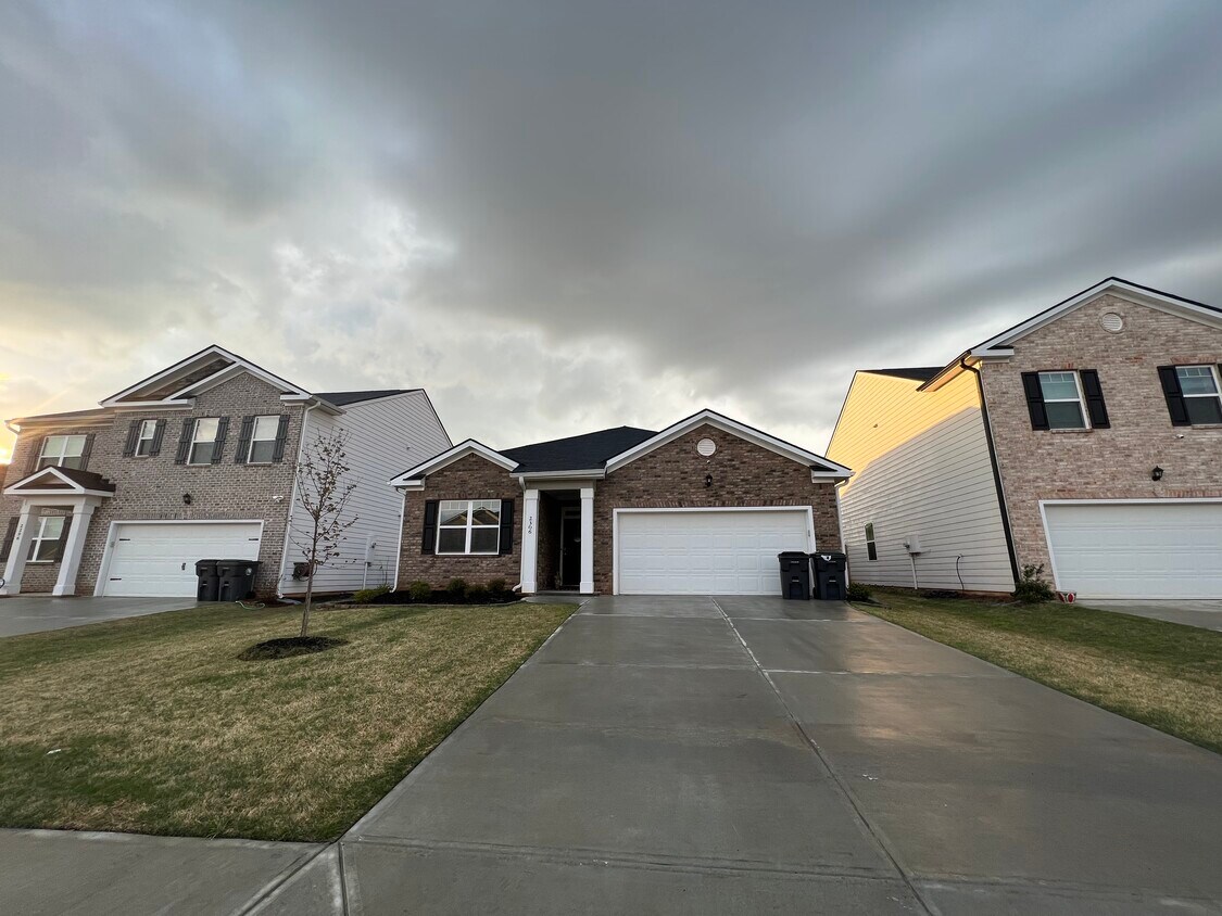 2306 Waycross Ln, Dacula, GA 30019 House Rental in Dacula, GA