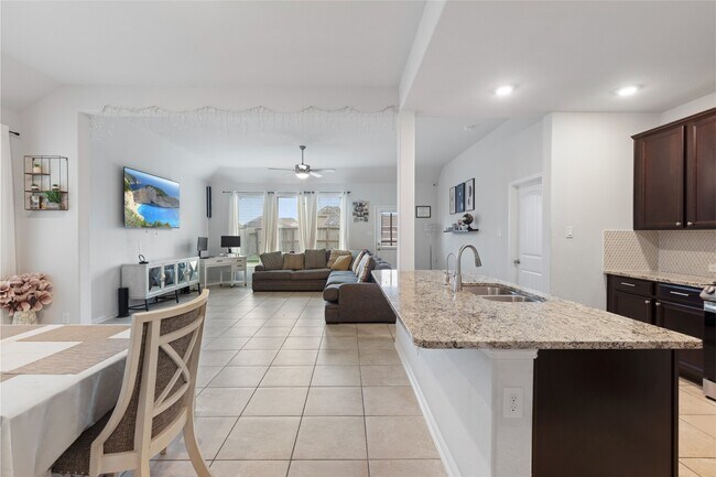 Foto del edificio - 24014 Silver Sunset Ln