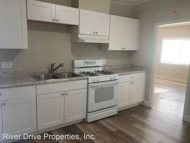 Foto del edificio - 3 br, 1 bath House - 1575 E Santa Fe Ave