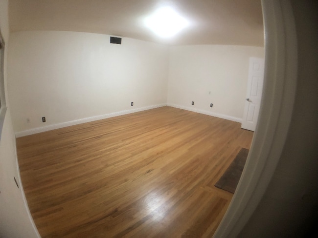 Foto del edificio - 906 Sycamore Ln