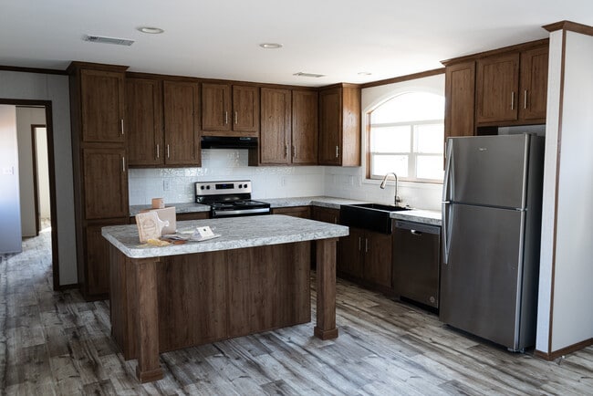 Building Photo - 132 Ponderosa Way