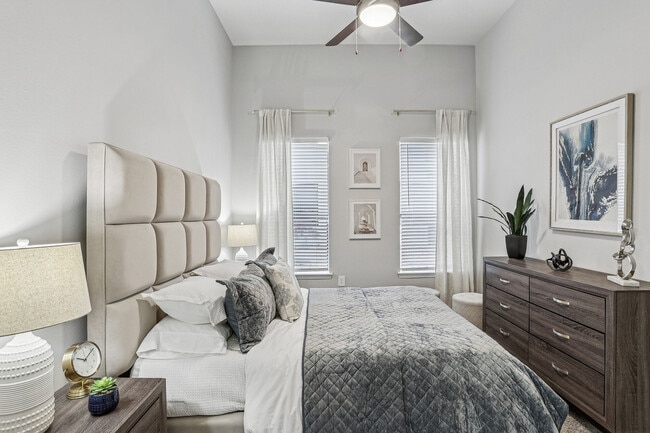 Building Photo - The Link at Plano