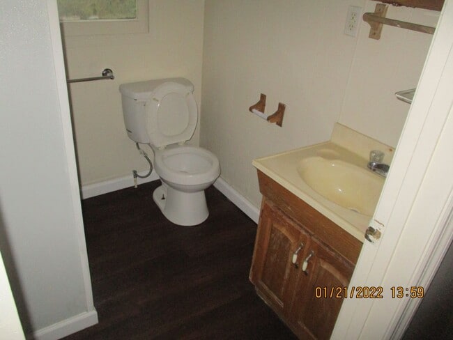 Building Photo - 2415 Rosebrier Ave