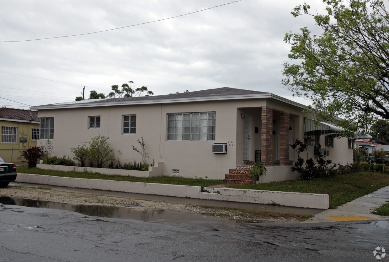 Primary Photo - 3742 SW 29th St