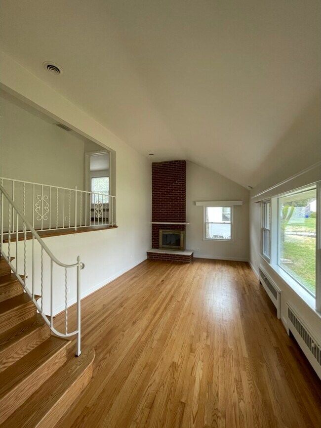 Family room - 10204 Carroll Plz