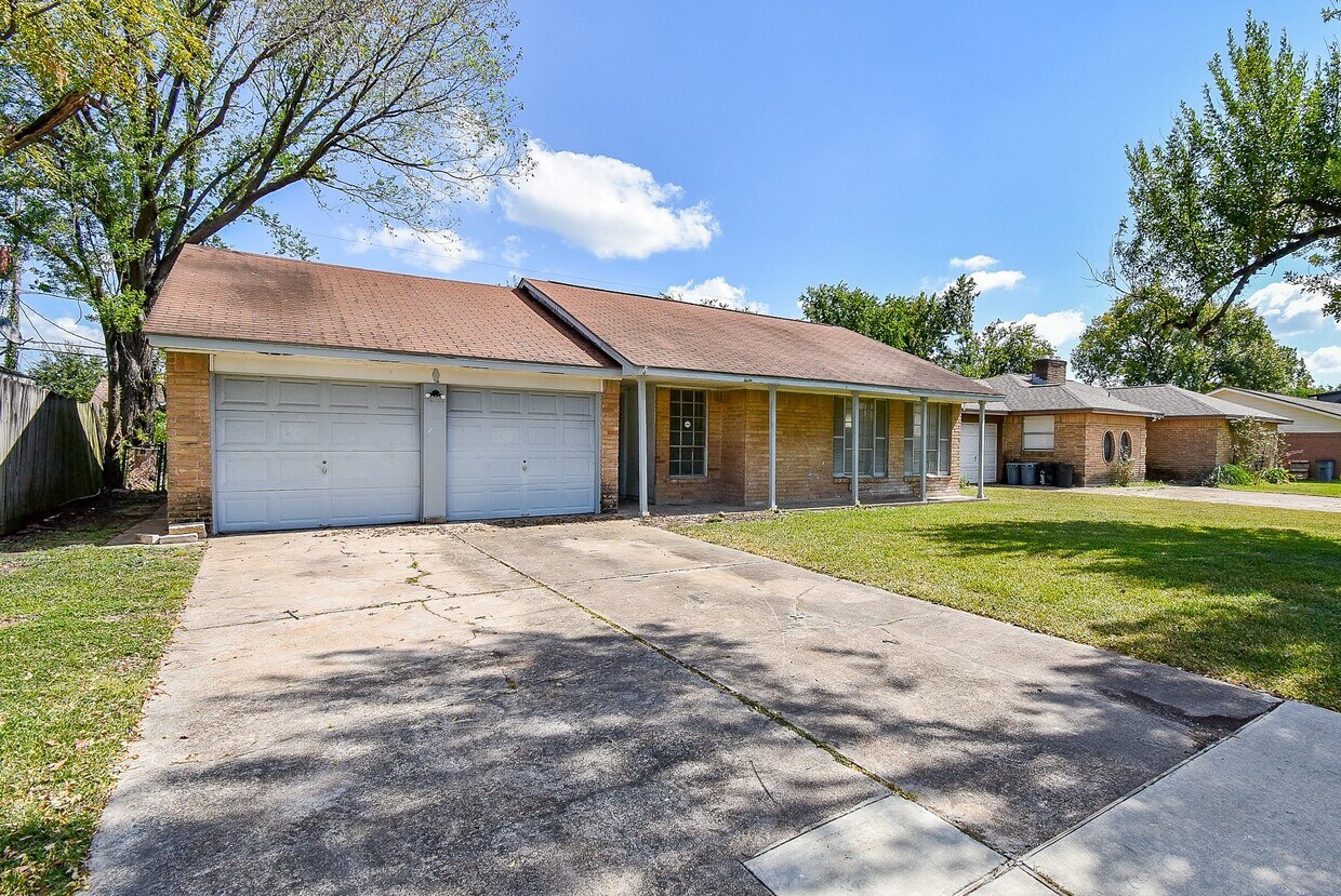 Foto principal - 810 Dell Dale St