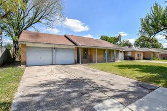 Building Photo - 810 Dell Dale St