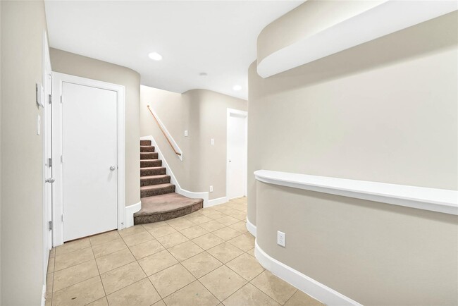 Building Photo - 3633 Main Plaza Dr