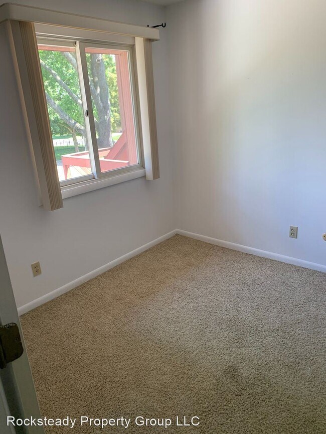 Building Photo - 302 Buena Vista Dr