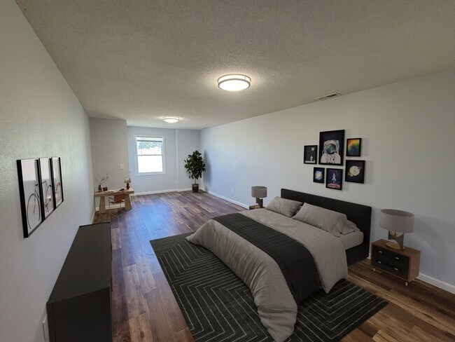 Foto del edificio - 2256 Fairfax Dr