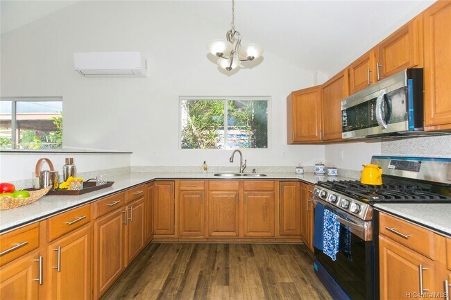 Foto del edificio - 94-1113 Lumiauau Street, Unit A