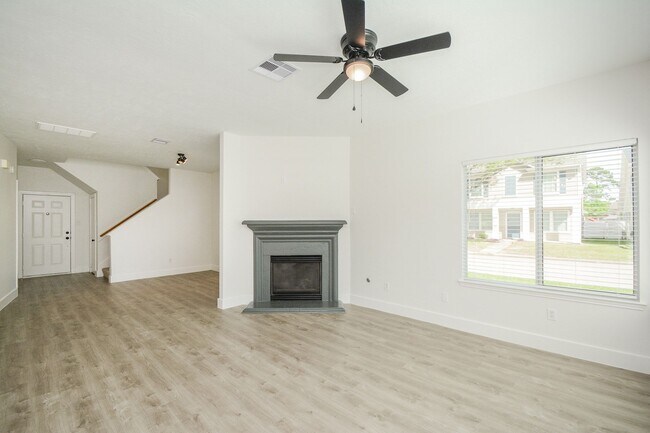 Foto del edificio - 9939 Farrell Dr