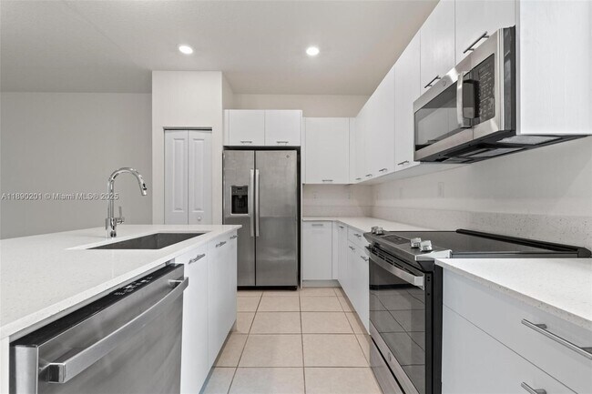 Foto del edificio - 4612 NW 83rd Pky