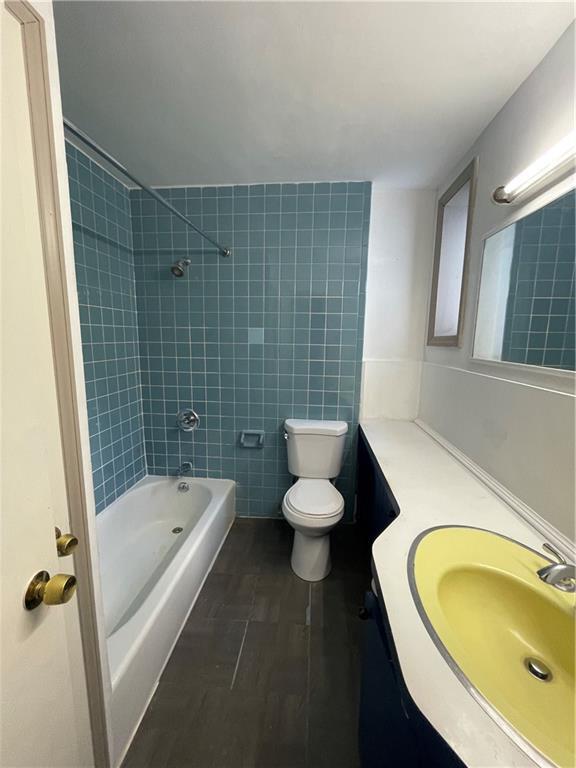 Building Photo - 245 81st St