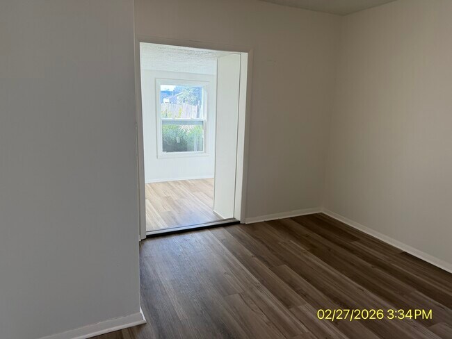 Building Photo - 3219 S Vine St